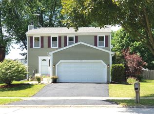 1641 Cumberland Rd, Aurora, IL 60504