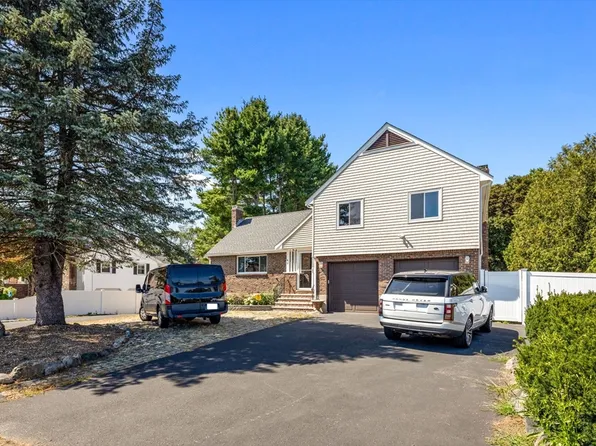 46 Juniper Dr, Saugus, MA 01906