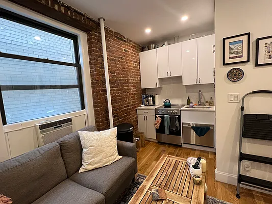 Rented by Brighton Management | media 3