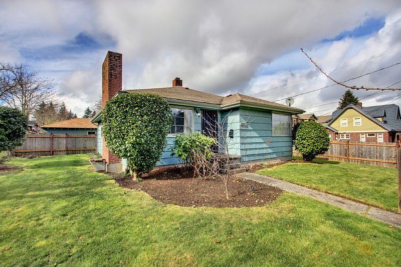 Classic mid century home. Fully fenced corner lot.