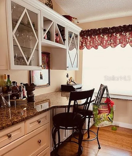 2 bed, 2.0 bath, 1230 sqft, $6,000 — Photo 4