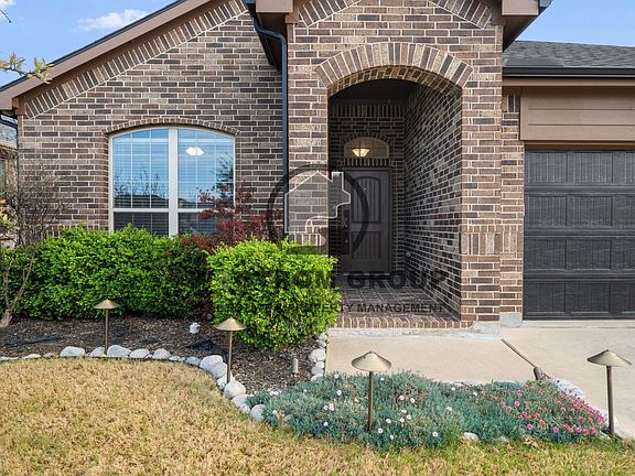 5th image of 1036 Cushing Dr