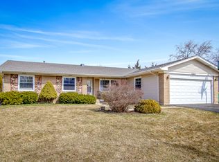 108 Parkchester Rd, Elk Grove Village, IL 60007