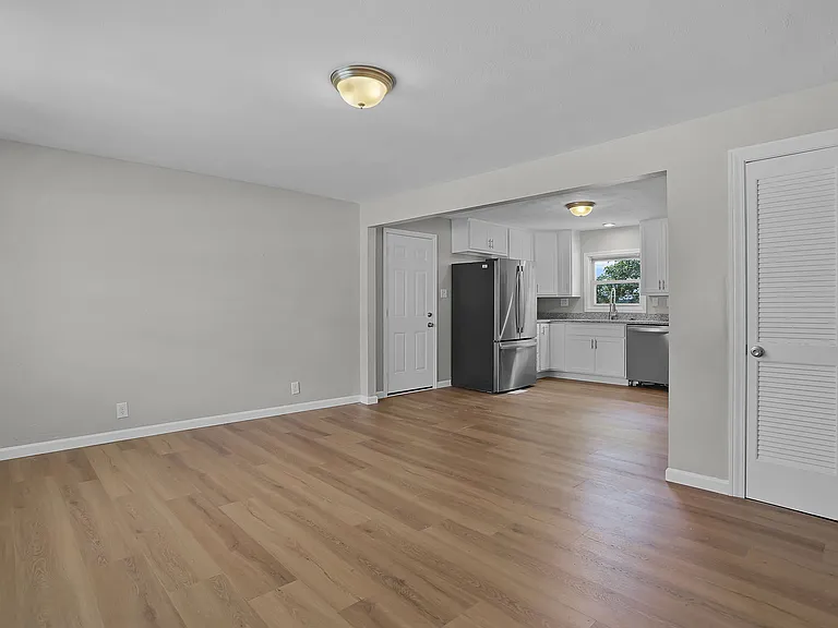 531 Donna Dr — Photo 6