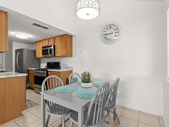 5th image of 1105 Wales Dr
