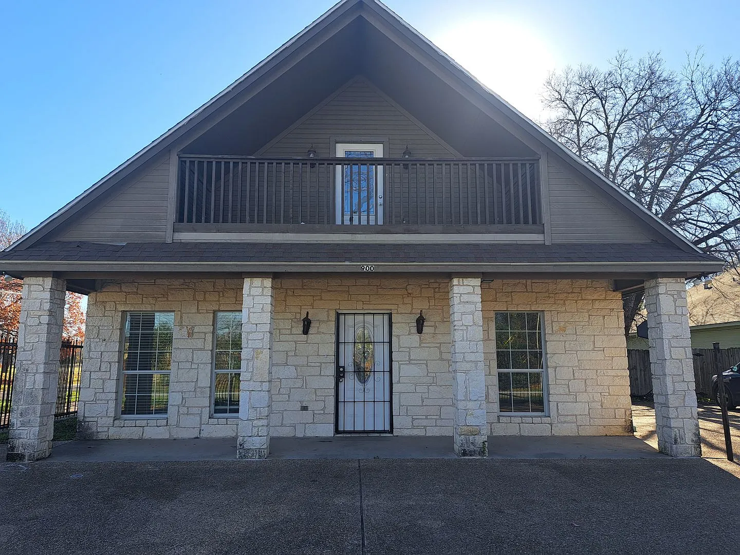 900 Oakwood - 5bed/5.5bath House! — Photo 1