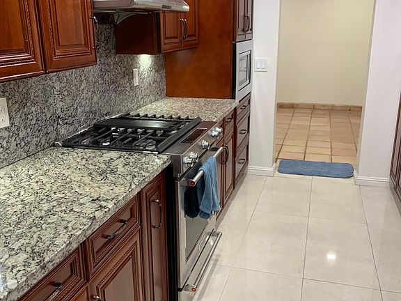 3rd image of 20605 Oak Creek Ln