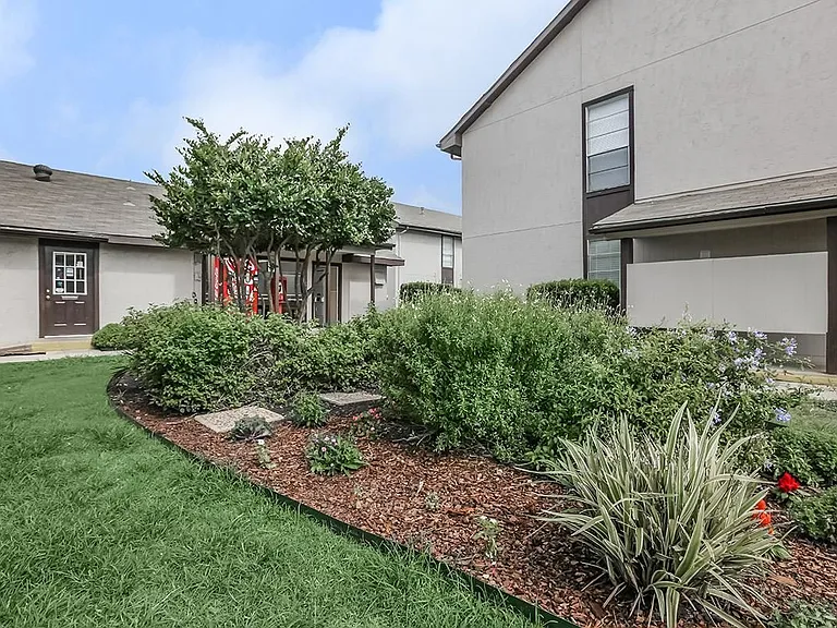 Marigold Apartments — Photo 5