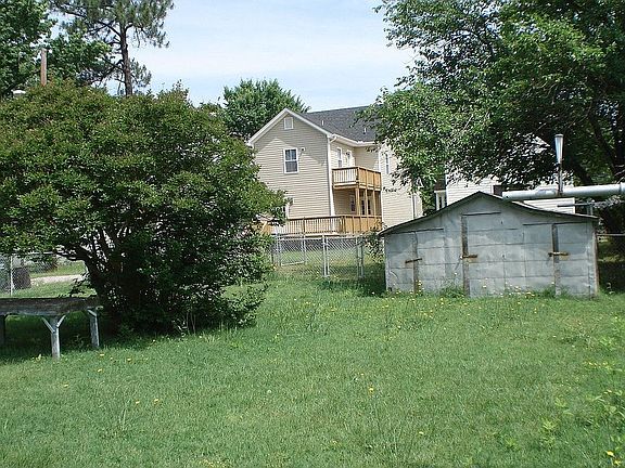 3rd image of 1424 Garber St