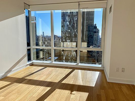 3rd image of 885 6th Ave #34H