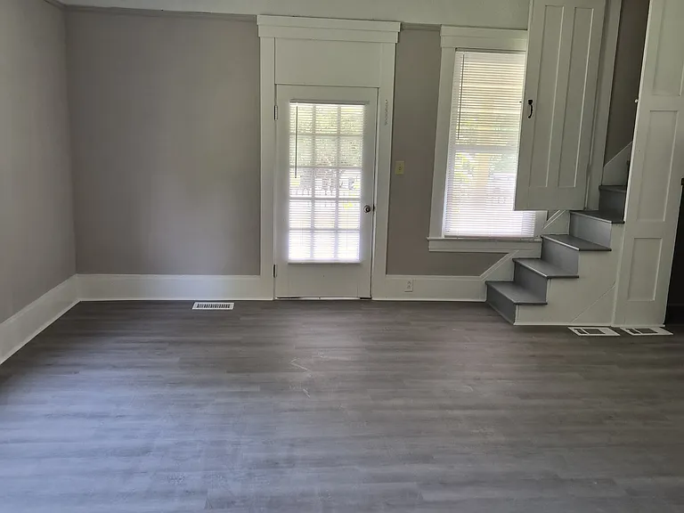 1353 Bakers Ridge Rd — Photo 7