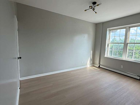 5th image of 634 Martin Luther King Blvd #34