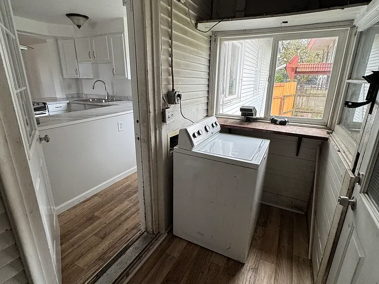 401 3rd Ave S #A — Photo 35