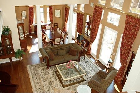 2nd Story Overlook in Liv Rm