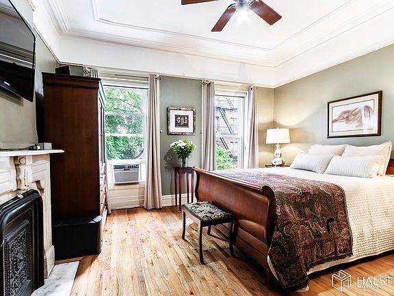 4th image of 130 Saint James Pl