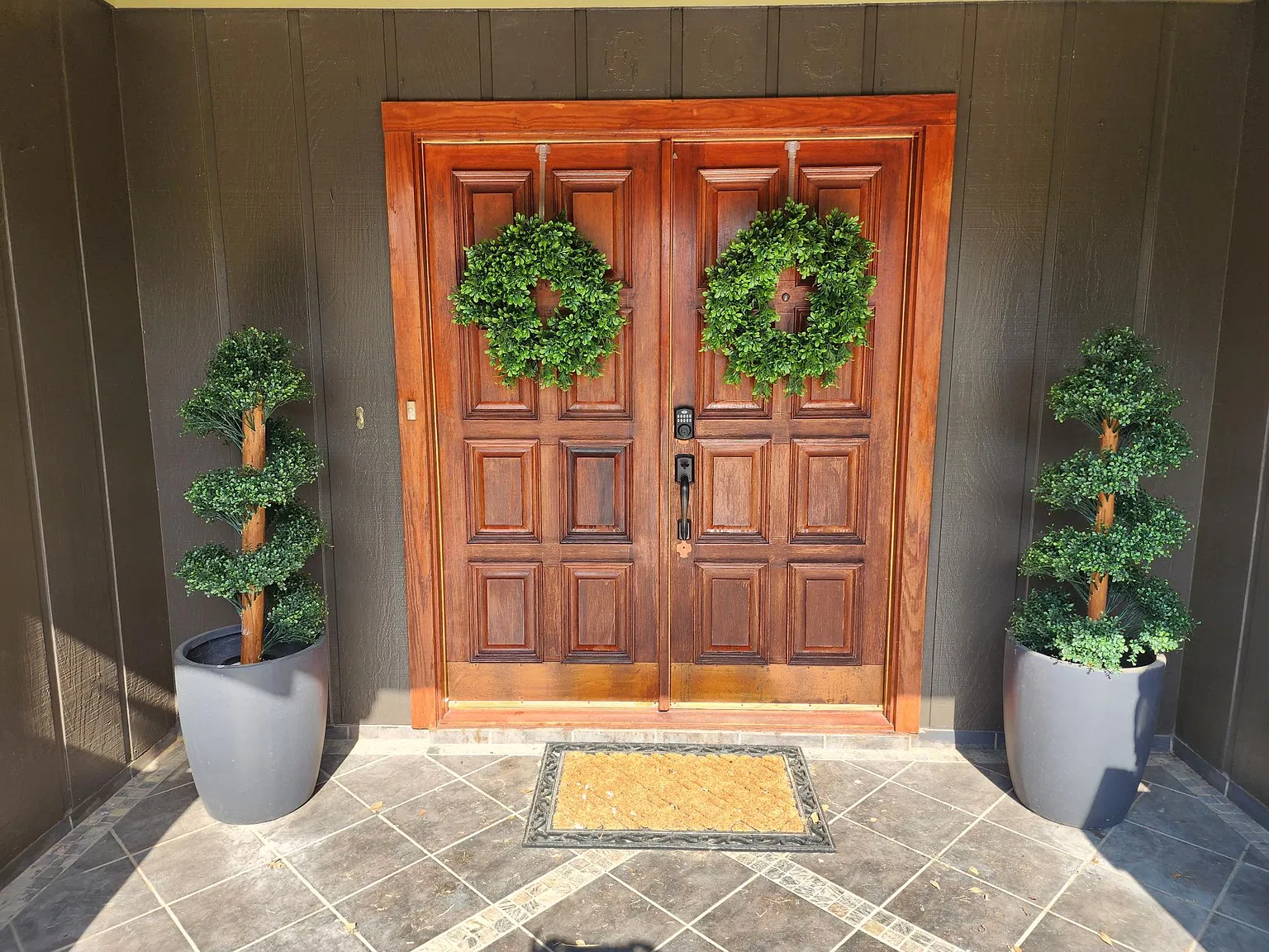3 bed, 2207 sqft, $2,000 — Photo 2