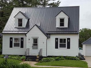 503 Commercial St, Strawberry Point, IA 52076
