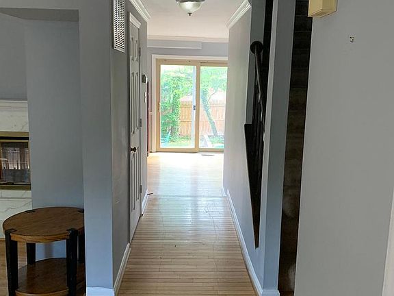 4th image of 10613 Railroad Ct