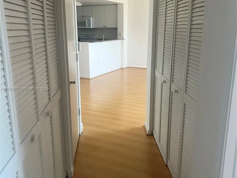 19501 W Country Club Dr #611 — Photo 14