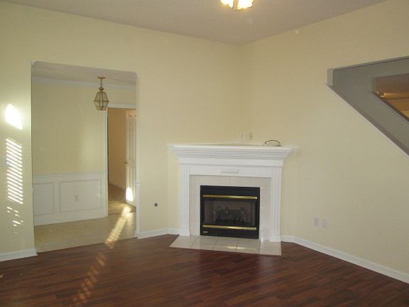 3rd image of 200 Harvestwood Dr