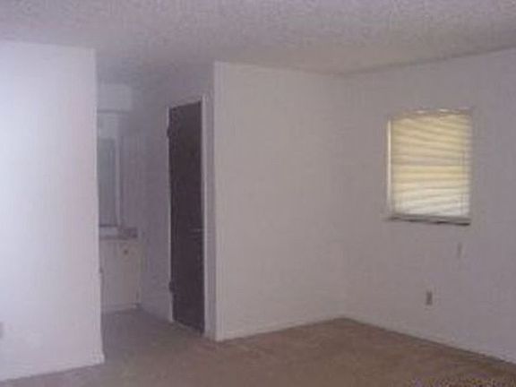 4th image of 6 Blakefield Ct