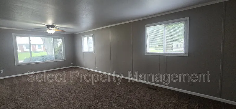 3 bed, 1.0 bath, 1248 sqft, $1,399 — Photo 3