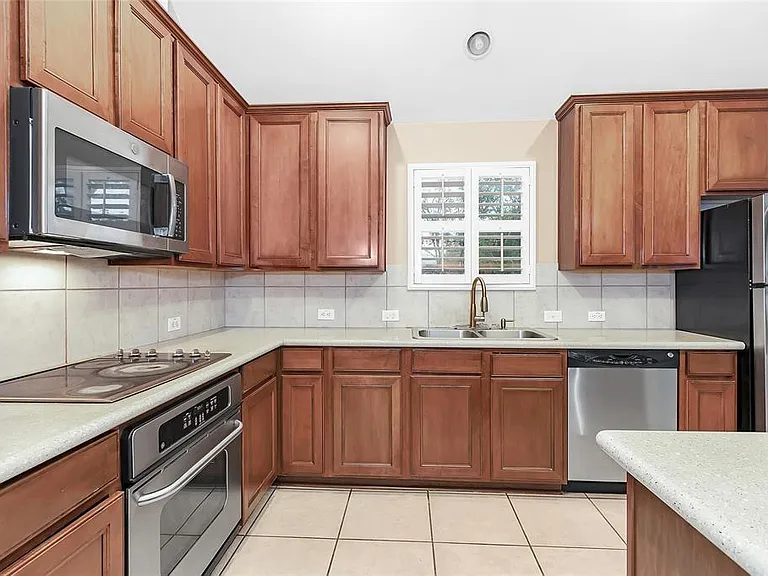 8318 Lemonmint Meadow Dr — Photo 24
