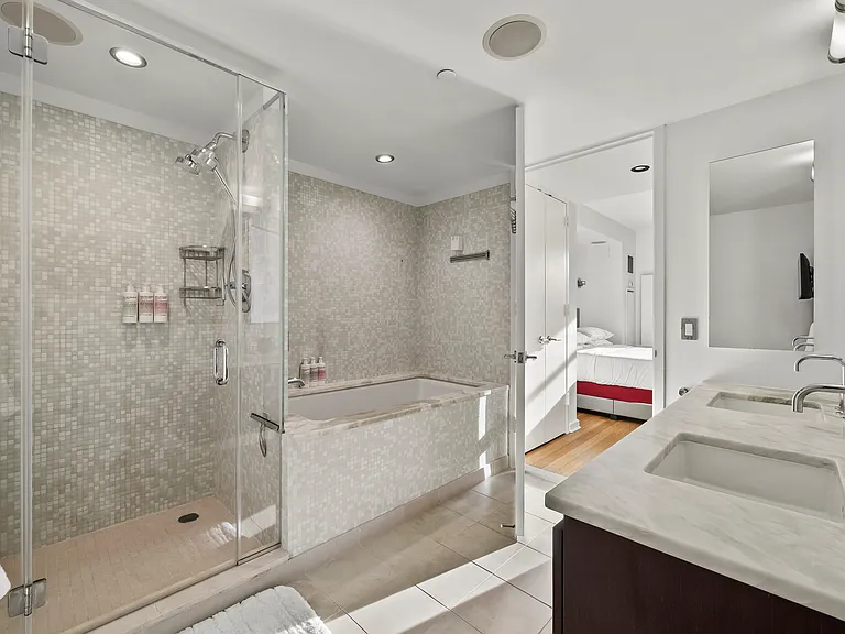 350 W 53rd St #A — Photo 21