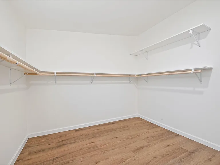 7950 Longridge Dr — Photo 38