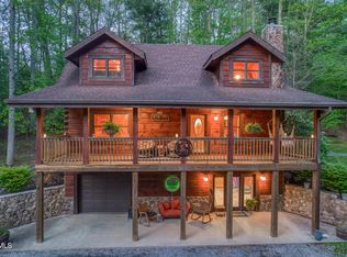 371 Tiger Creek Rd, Roan Mountain, TN 37687