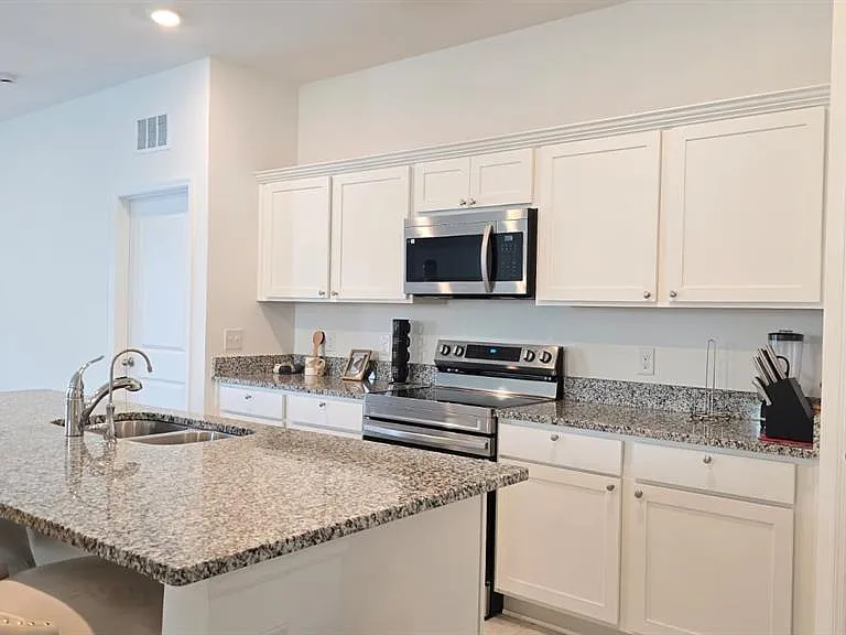 419 Conway Ave — Photo 5