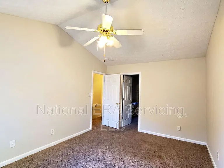 97 Livingston Ln — Photo 8