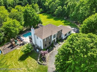 206 Smiley Ln, Stroudsburg, PA 18360