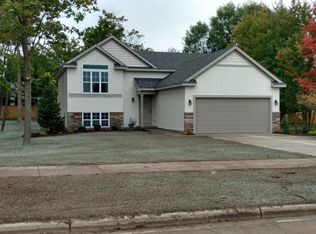 4642 Cider Wood Dr NW, Grand Rapids, MI