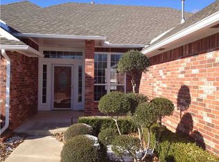 829 Leisure Dr, Midwest City, OK 73110