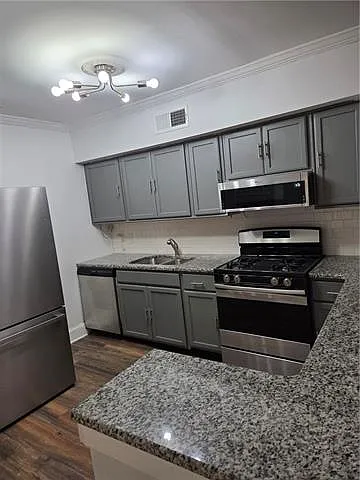 1018 Josephine St #A — Photo 7