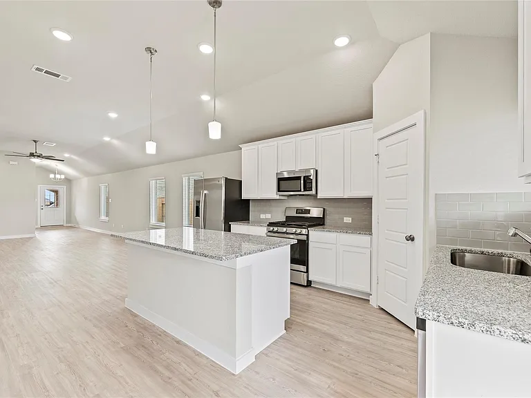 21670 Sandy Dune Cypress — Photo 1