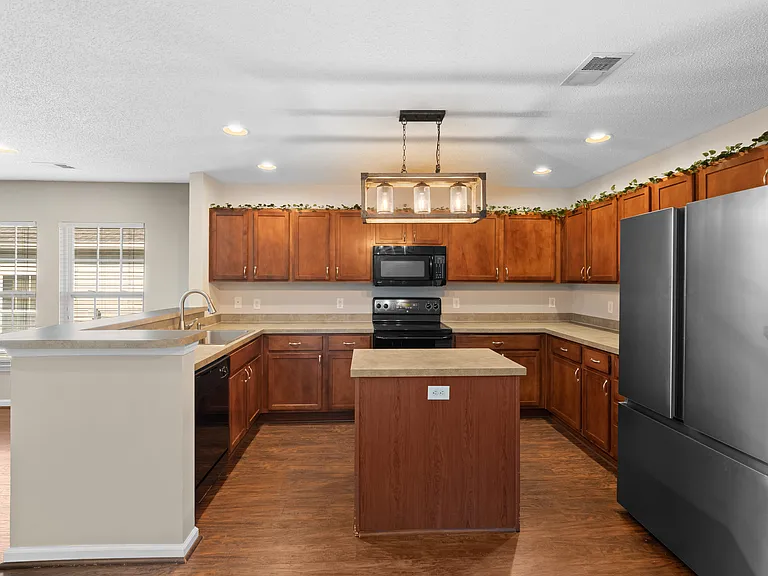 228 Rindle Dr — Photo 4