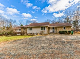 6 Strawberry Ln, Lebanon, NJ 08833