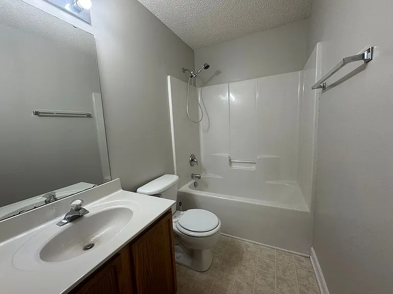 521 River View Dr — Photo 11