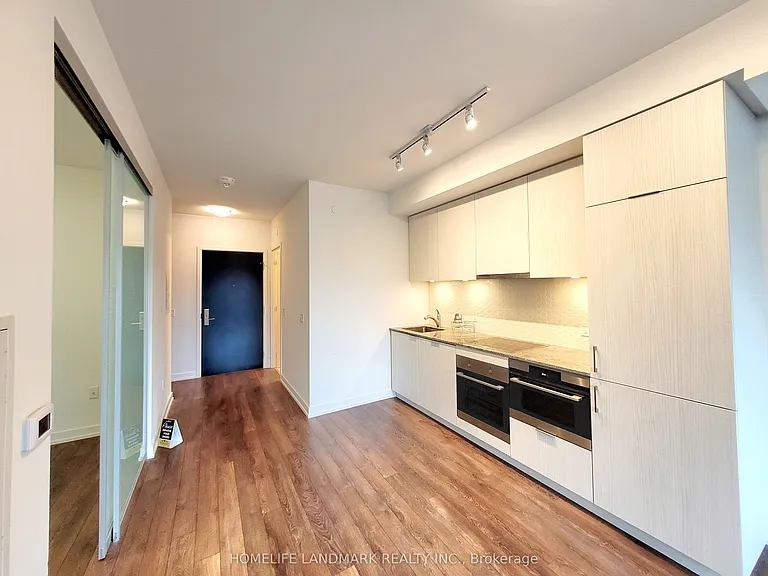 158 Front St E #623 — Photo 21