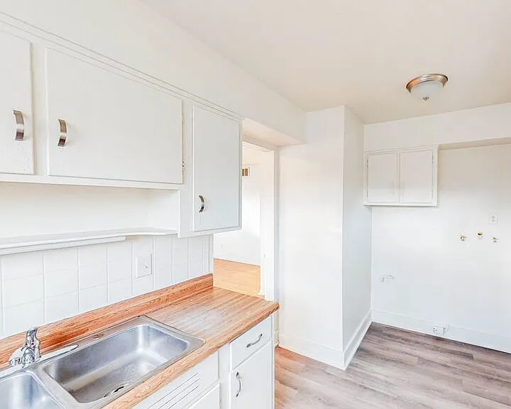 2228 Minnesota Ave — Photo 4