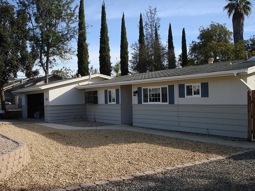 1st image of 274 Poinsettia Ave