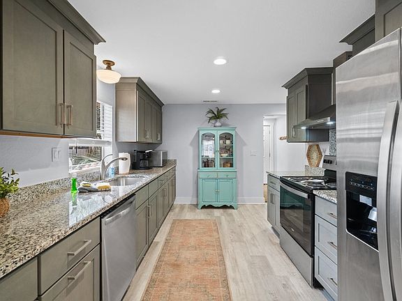 3rd image of 522 4th St