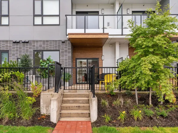 623 Kemsley Ave #103, Coquitlam, BC V3J 3Z4