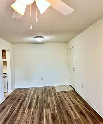 3rd image of 3002 9th St APT 201