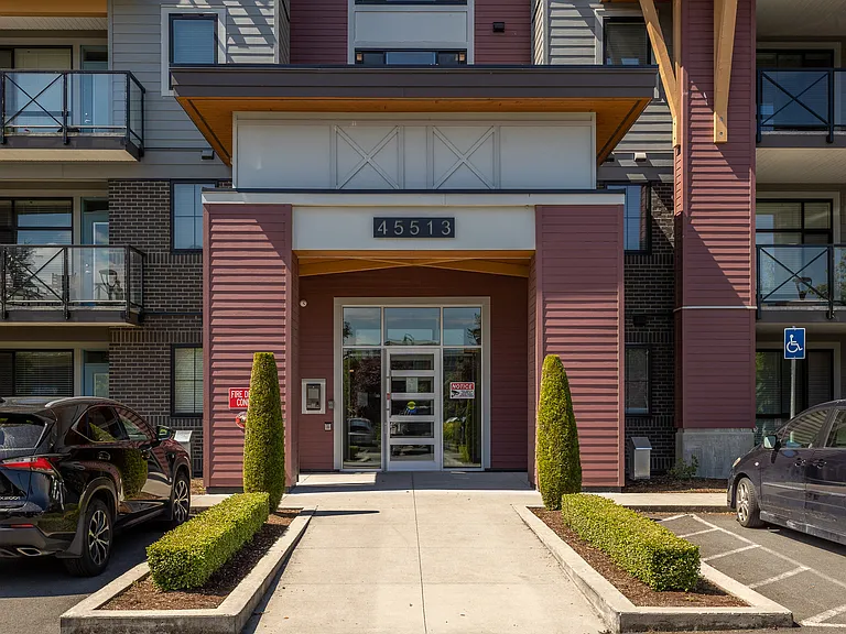 45513 Market Way — Photo 9