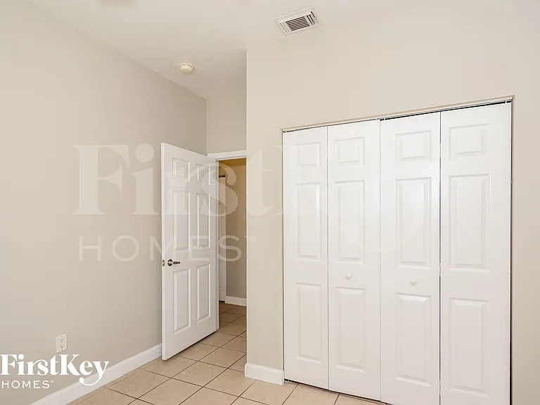 14200 SW 132nd Ave — Photo 13