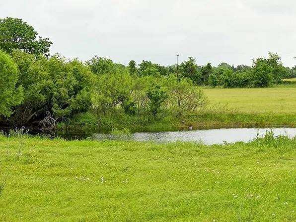 10841 Adamcik Rd, Weimar, TX 78962