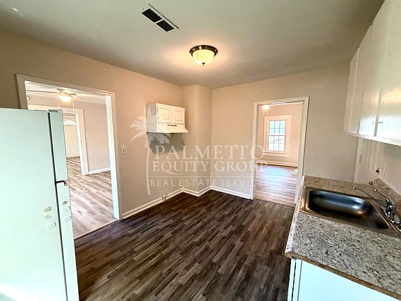 3rd image of 3414 Summit Ave